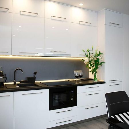 Apartament 102 G&W Apartment Вроцлав Екстериор снимка