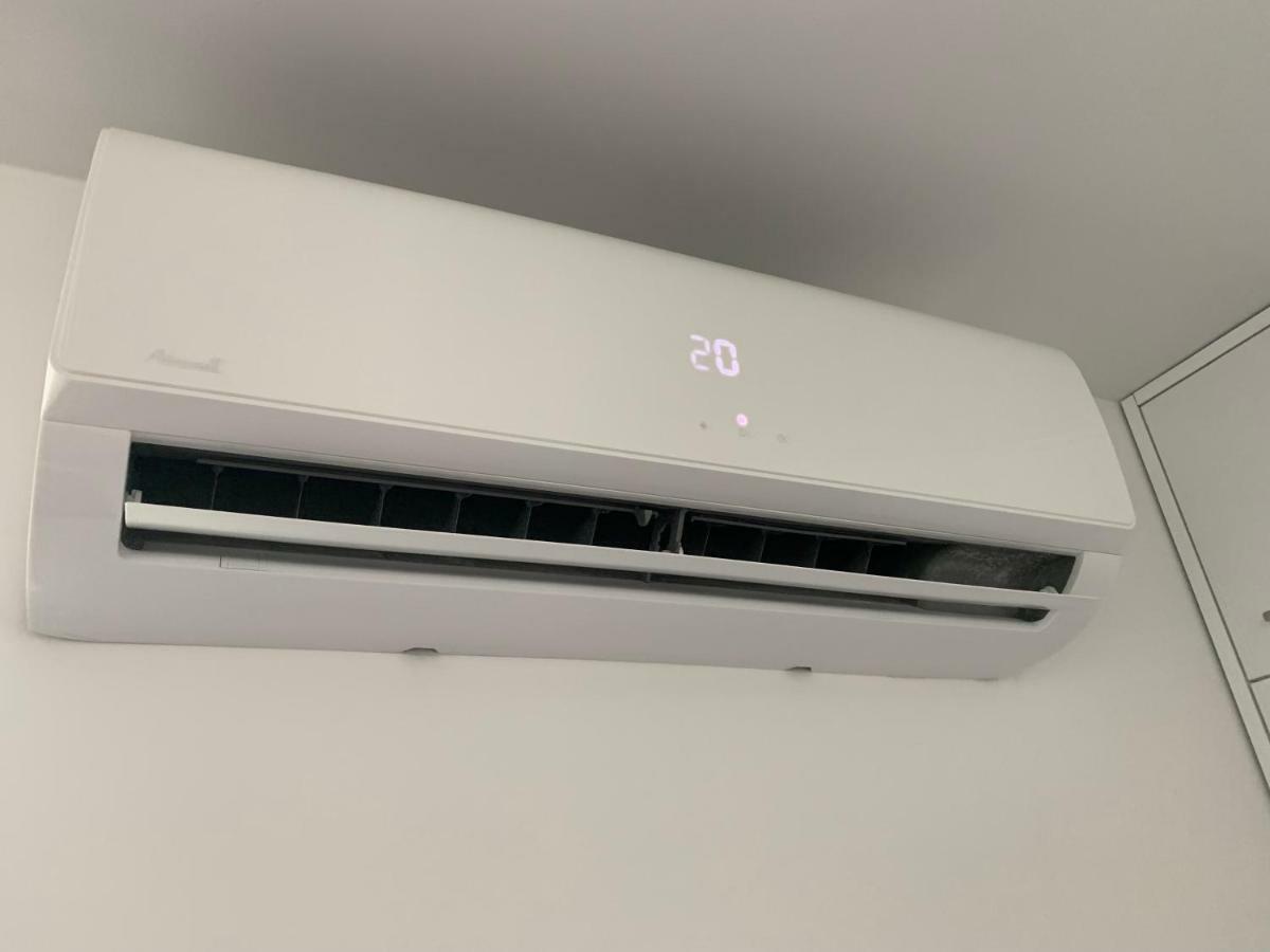 Apartament 102 G&W Apartment Вроцлав Екстериор снимка