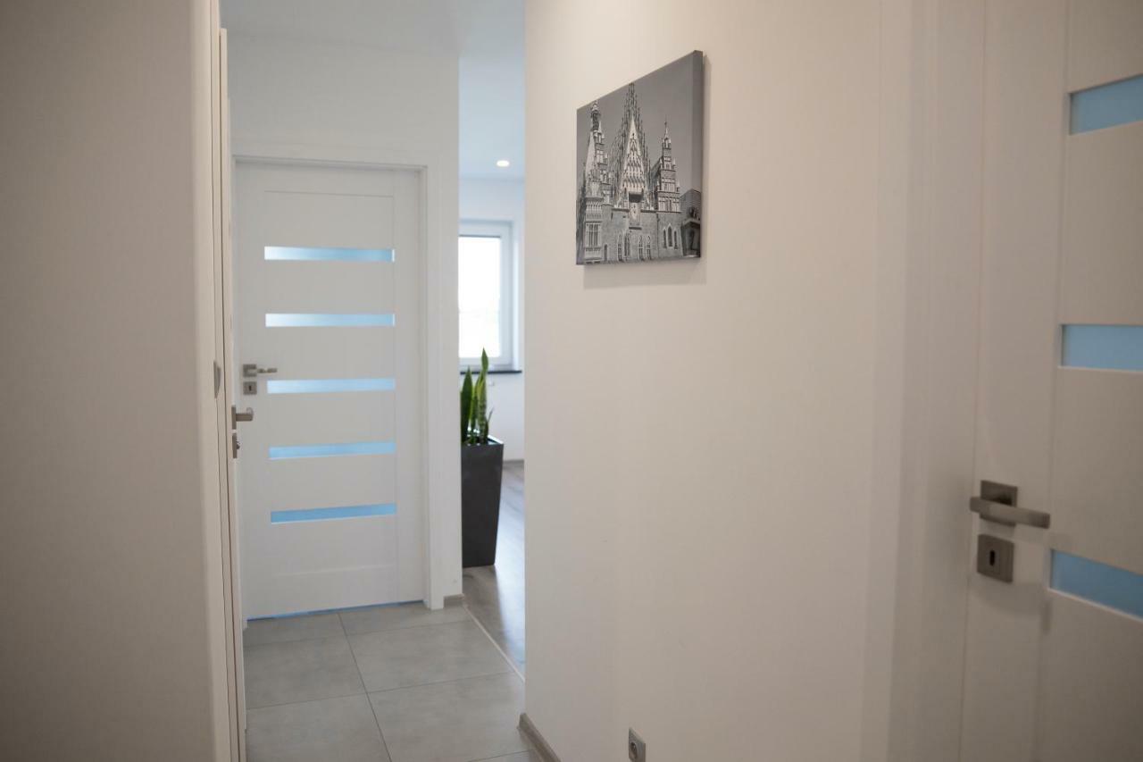 Apartament 102 G&W Apartment Вроцлав Екстериор снимка
