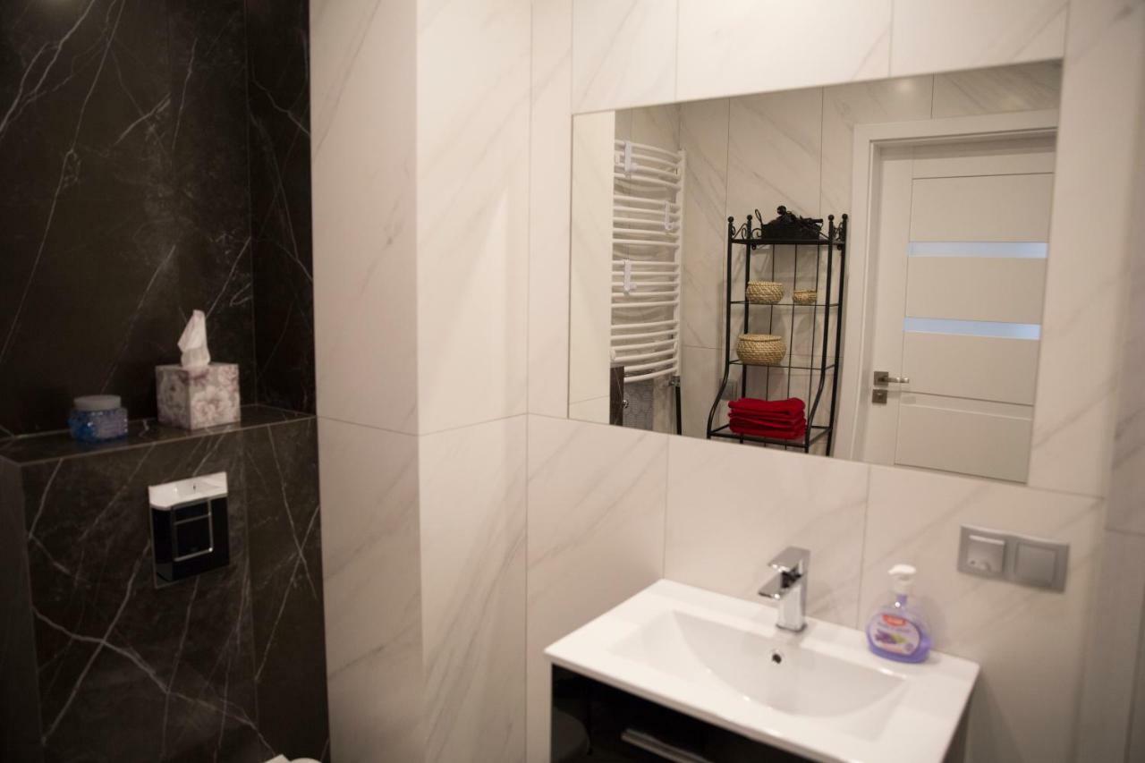 Apartament 102 G&W Apartment Вроцлав Екстериор снимка