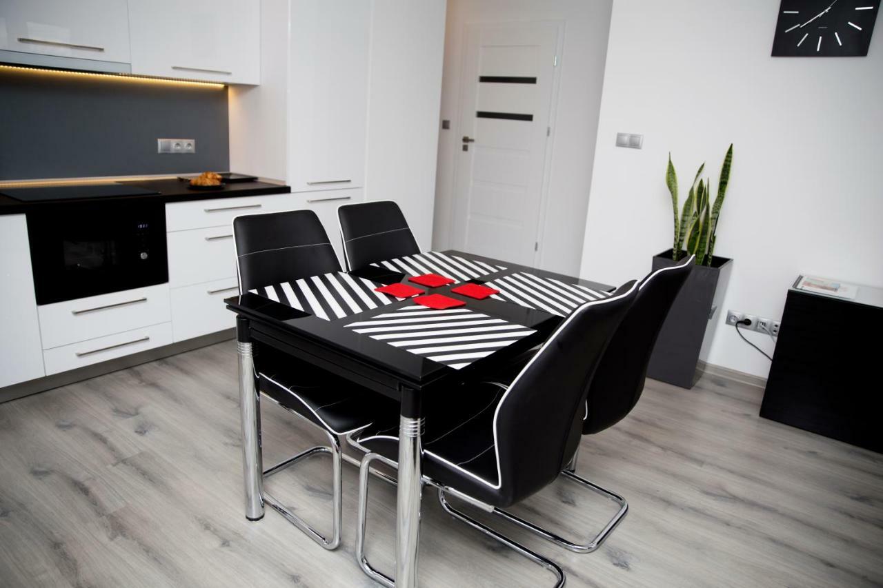 Apartament 102 G&W Apartment Вроцлав Екстериор снимка