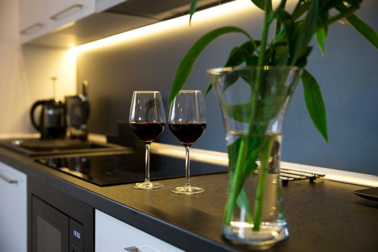 Apartament 102 G&W Apartment Вроцлав Екстериор снимка